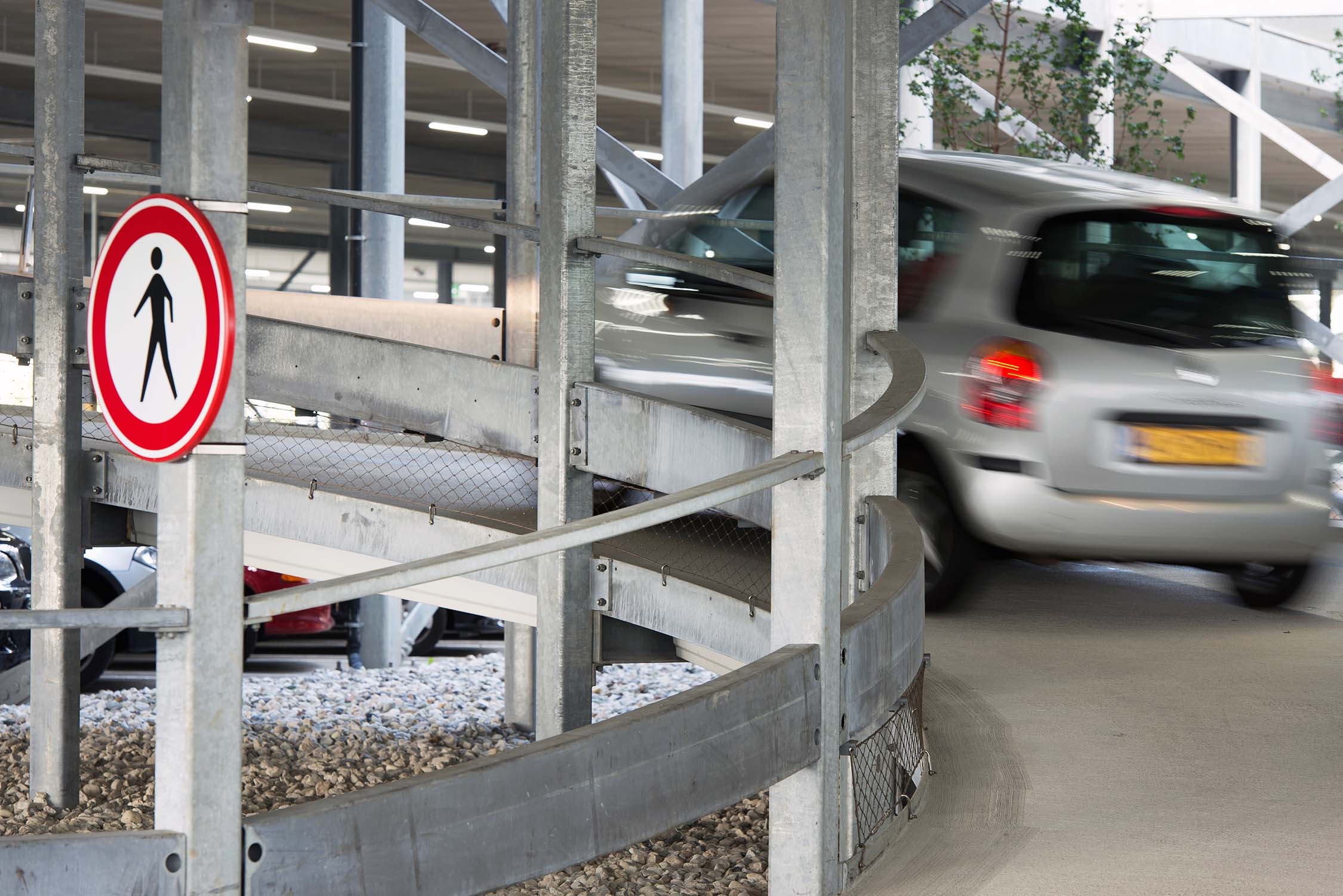 P3 parking Schiphol 2.600 parking spots Ballast Nedam