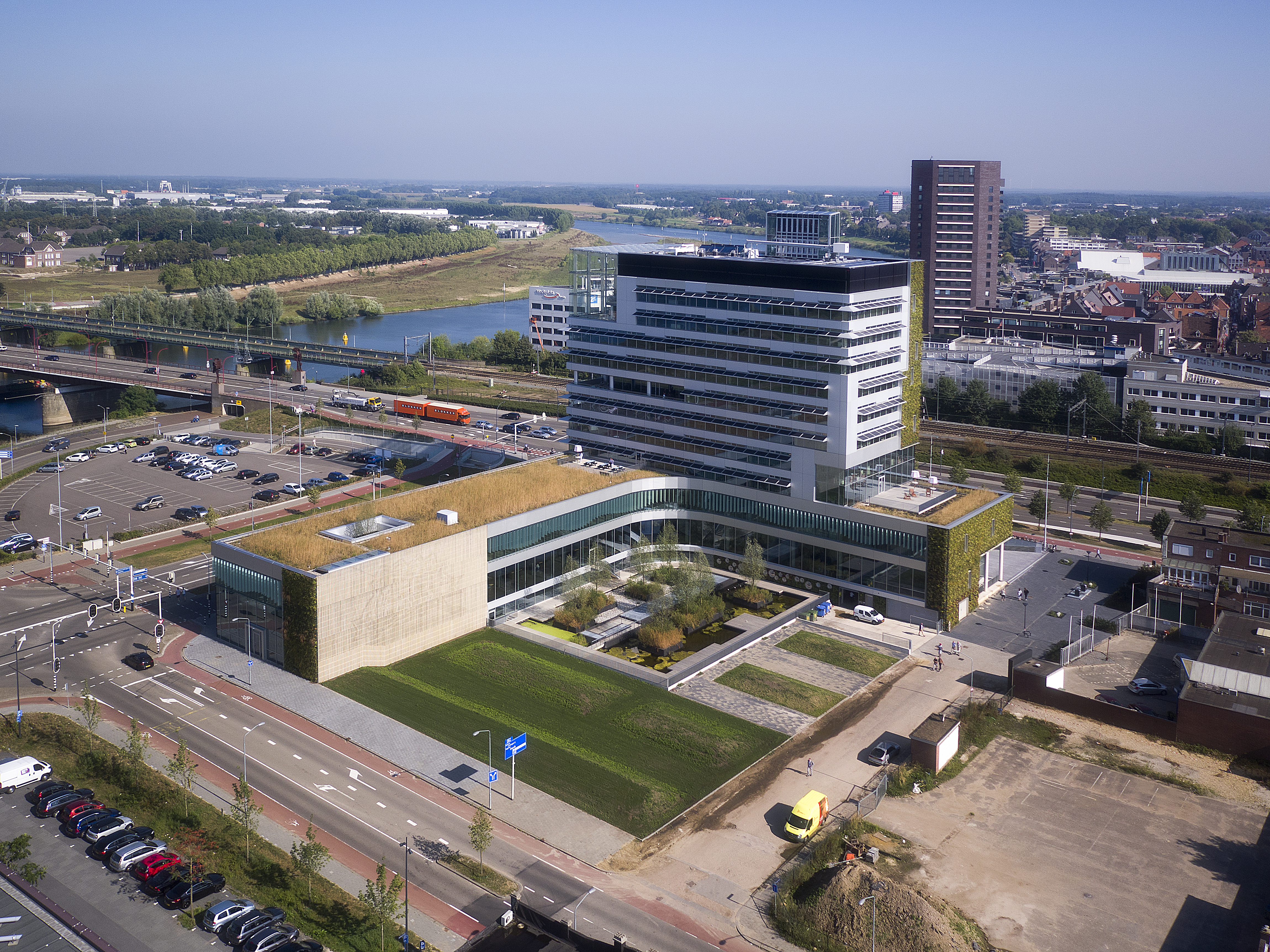 Sustainable municipal offices Venlo Parking garage Ballast Nedam