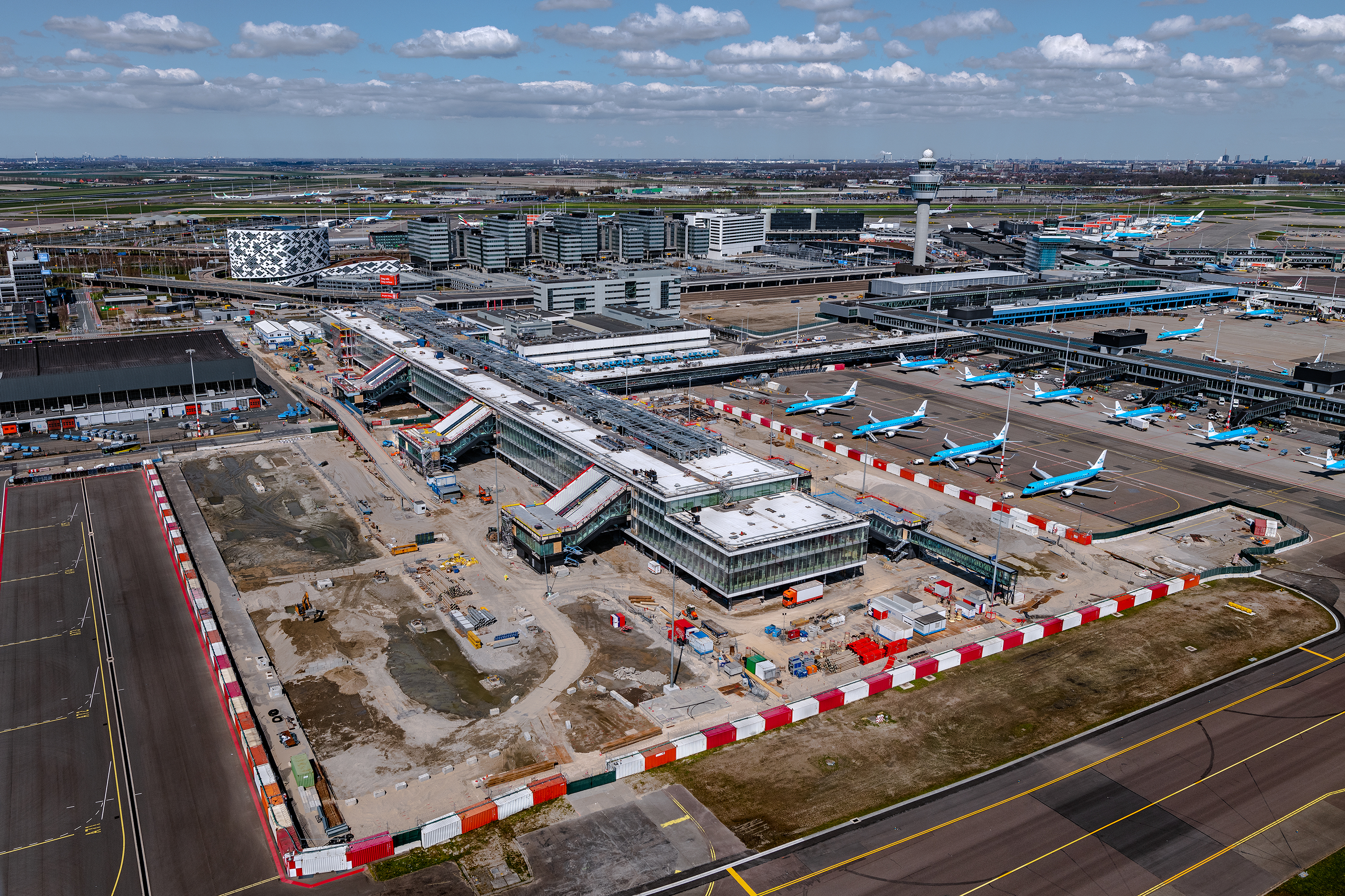 Project Apier Joint venture Ballast NedamTAV (50/50)