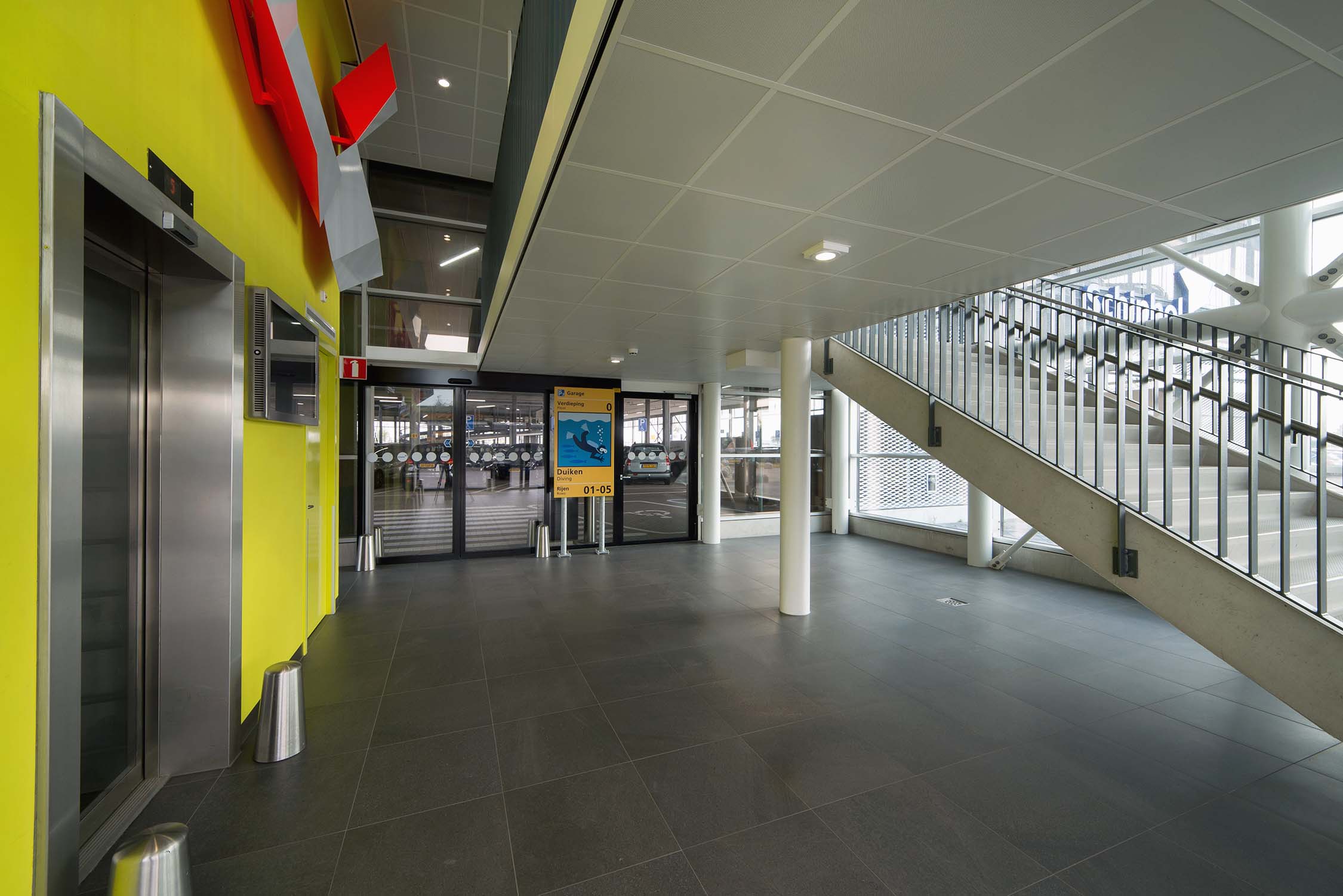 P3 parking Schiphol 2.600 parking spots Ballast Nedam