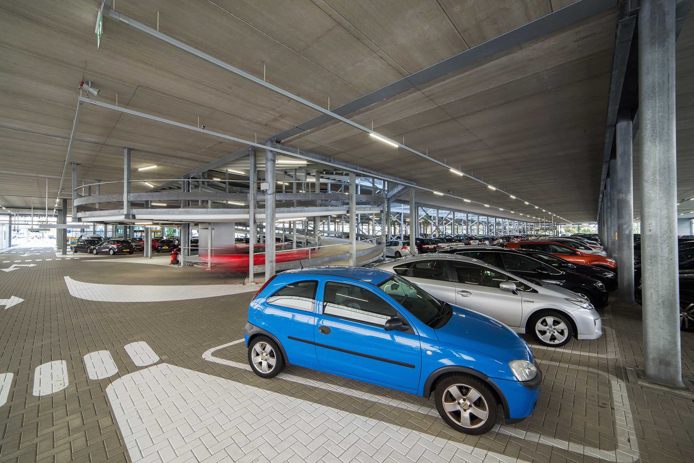 P3 parking Schiphol 2.600 parking spots Ballast Nedam